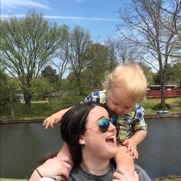 Meet your Posher, Abigail - Picture 1 of 1